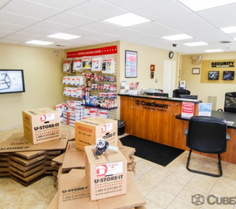 CubeSmart Self Storage - Mundelein, IL