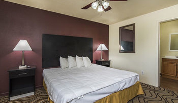 Relax Inn - Manor, TX