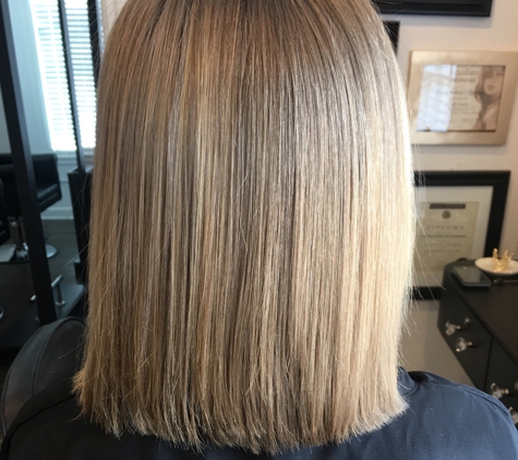 Iconic Hair by Jennifer Lauren - Dallas, TX