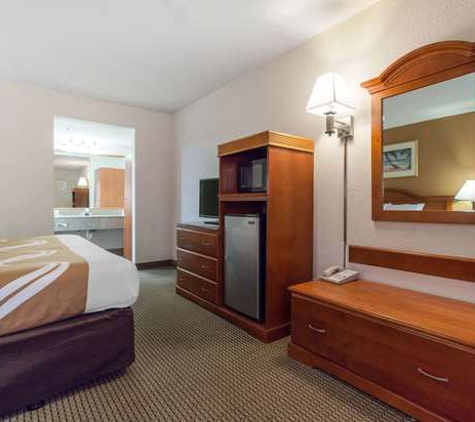 Quality Inn & Suites Crescent City Redwood Coast - Crescent City, CA