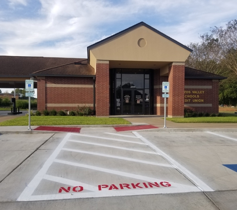 N-Tex Parking Lot Painting and Striping - Houston, TX. Handicap loading zone