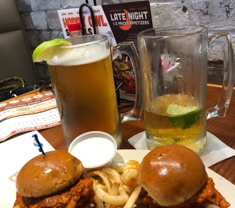 Hooters - Pearland, TX