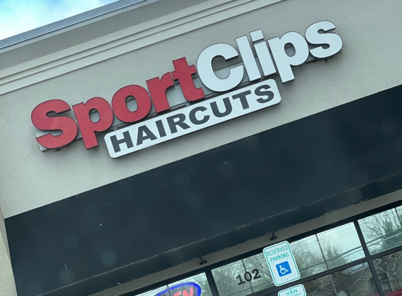 Sport Clips Haircuts of Knoxville - Fountain City - Knoxville, TN