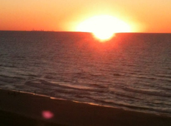 Dunescape Beach Club - Michigan City, IN