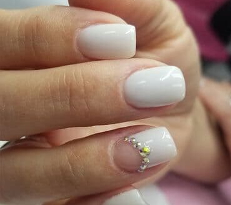 Mirandas Beauty & Nails Salon - Miami, FL