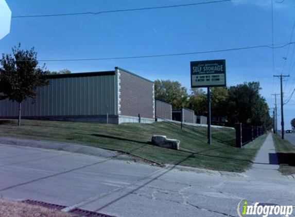 East University Self Storage - Des Moines, IA