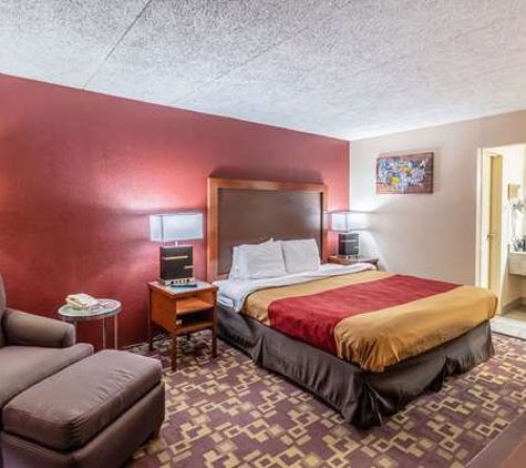 Econo Lodge - Zanesville, OH