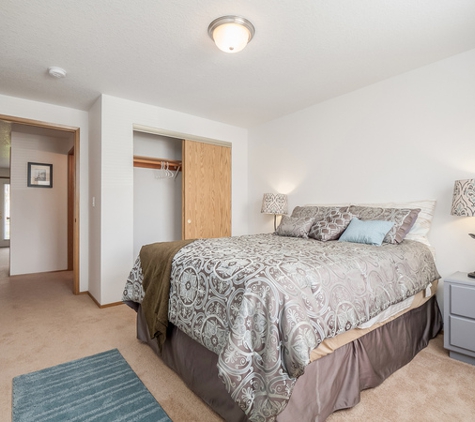 Cedar House Apartments - Vancouver, WA