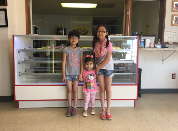 Daylight Donuts - Healdton, OK