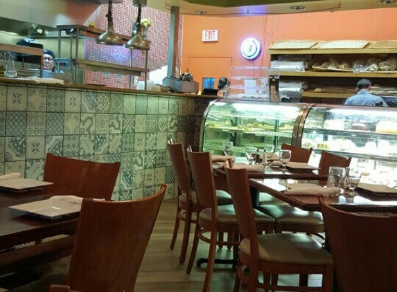 Islas Canarias Restaurant & Bakery Cafe - Miami, FL