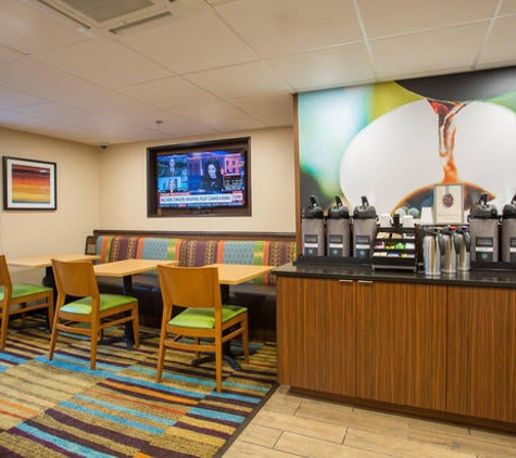 Fairfield Inn & Suites - Dedham, MA