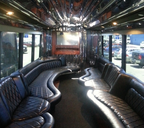 Crosstown Limos - plymouth, MI