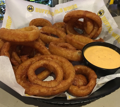 Buffalo Wild Wings - College Point, NY