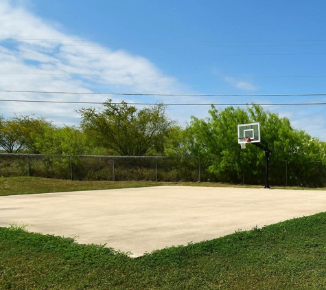 Madison Pointe Apartments - Cotulla, TX