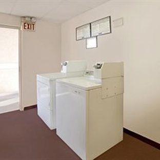 Americas Best Value Inn - Corona, CA