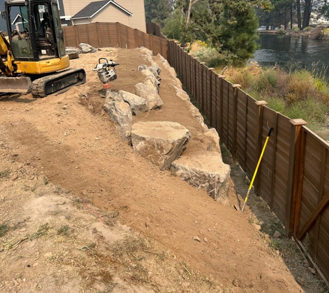 Leavn Trax Excavation