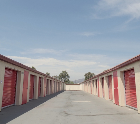 Security Public Storage- Escondido - Escondido, CA. Accessible ground floor units