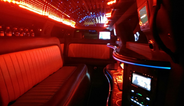 Celebrity Limousine & Party bus San Antonio - San Antonio, TX. 2016 Chrysler 300 super stretch 10 person interior
