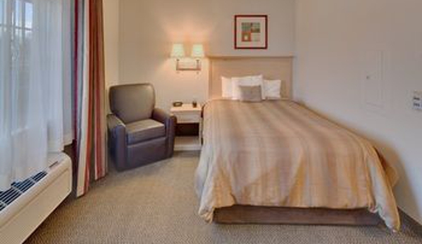 Candlewood Suites Grand Prairie - Peoria, IL