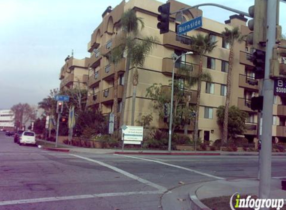 Palm Court Apartments - Los Angeles, CA