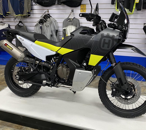Robertsons Motorcycles & Machinery - Dubbo, NSW