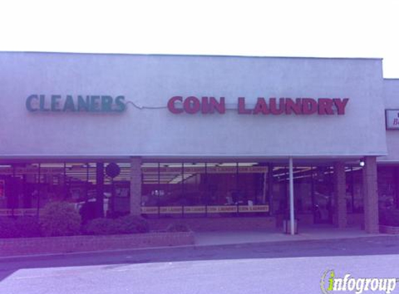 Village Oaks Coin Laundry - Charlotte, NC