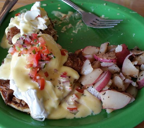 Devoted Kiss Cafe - Gig Harbor, WA. Shredded Pork Benedict