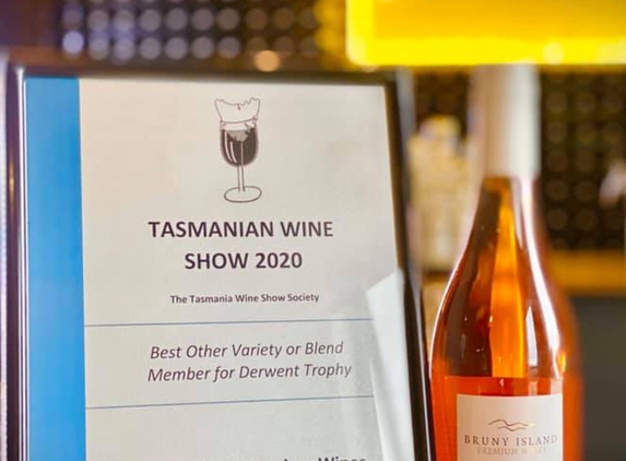 Bruny Island Premium Wines - Lunawanna, TAS