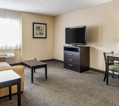 Quality Inn & Suites - Mattoon, IL