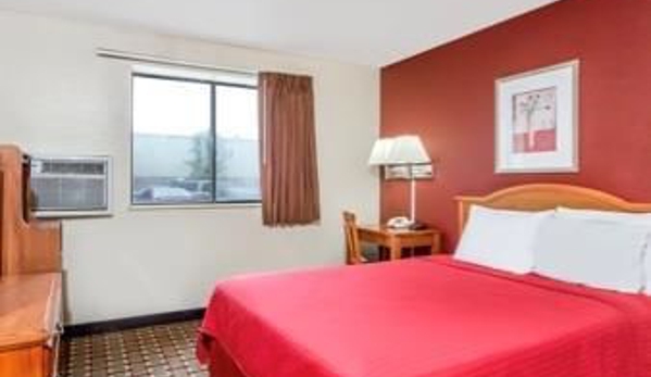 Super 8 by Wyndham Chester/Richmond Area - Chester, VA