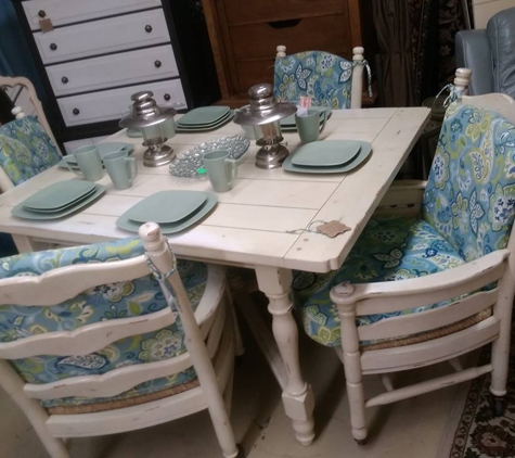 Family Traditions Home Decor & Furnishings - Cape Coral, FL