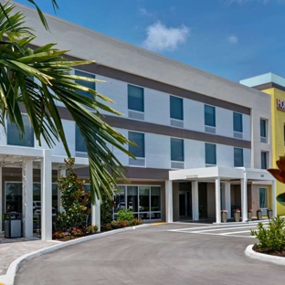 Home2 Suites by Hilton Naples I-75 Pine Ridge Road - Naples, FL