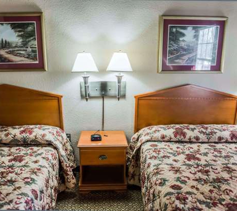 Econo Lodge - Tallahassee, FL