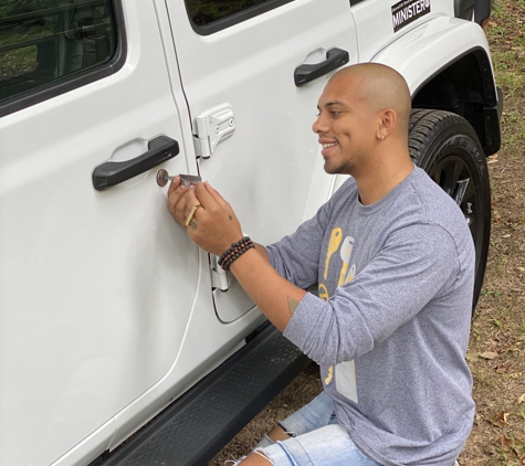 KeyMe Locksmiths - Houston, TX