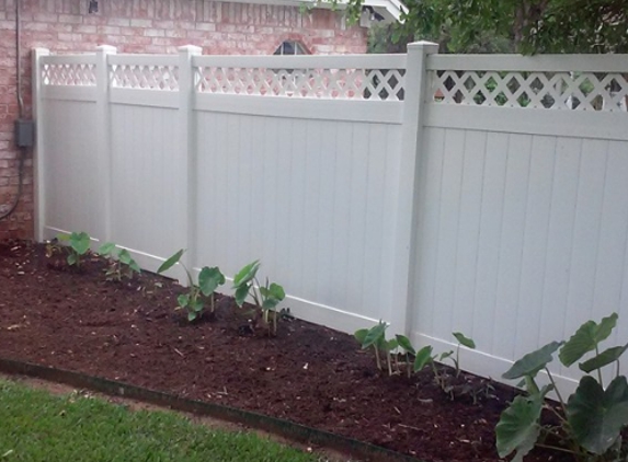 B.C.S. Vinyl Fence - Caldwell, TX