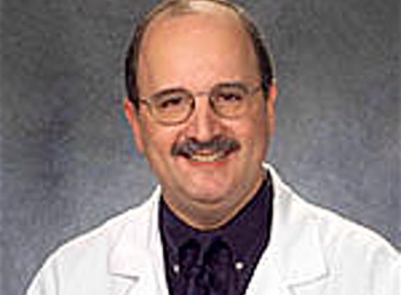 Dr. Leopoldo E. Delucca, MD - Fort Dodge, IA