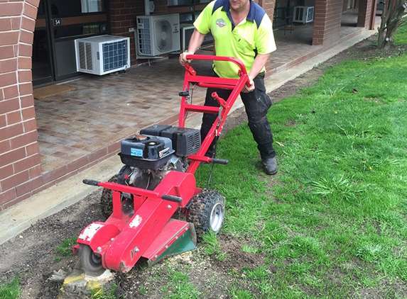 Hall's Property Services - Alfredton, VIC