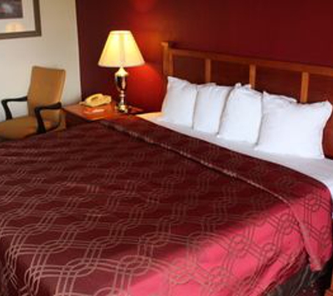 Econo Lodge - Perrysburg, OH