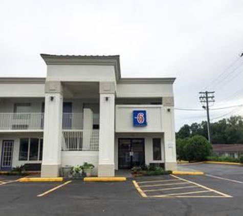 Motel 6 - Opelika, AL