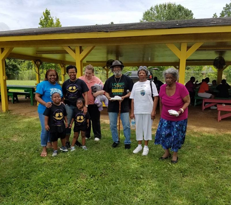 Golden Ladies & Gentlemen Adult Day Care - Jackson, MS. Picnic Outing