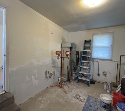 Lakeshore Plaster & Remodeling - Detroit, MI. Before sanding