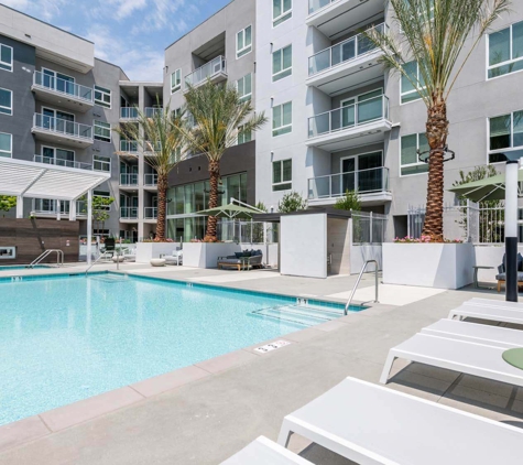 Essence Apartments - Woodland Hills, CA