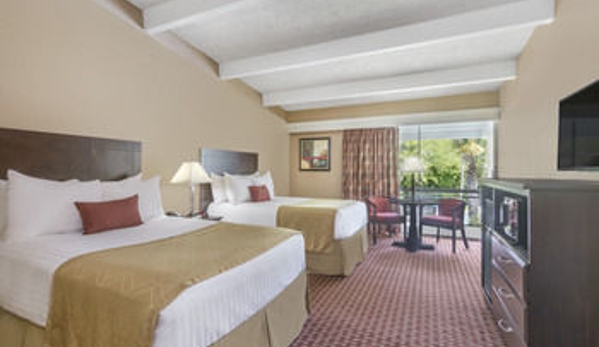 Travelodge by Wyndham Lakeland - Lakeland, FL