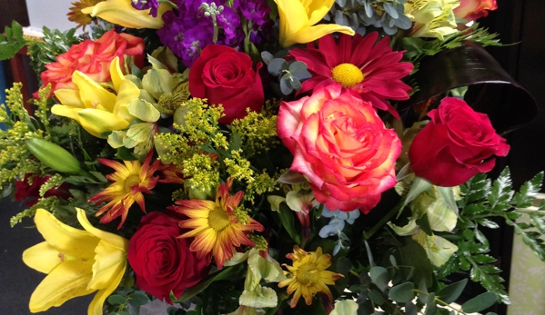 Debbi's Flowers - LaFayette, GA. Beautiful Fresh Designs