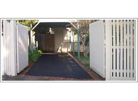 Asphalt & Civil Construction P/L - Montrose, VIC. Asphalt Driveway / Car Port, brick Edging - Parkdale