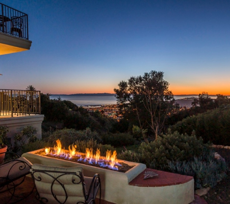 Tom Smith Architecture - Santa Barbara, CA. The rebuilt "Tea Fire" house. View of the city from outdoor entertainment area.