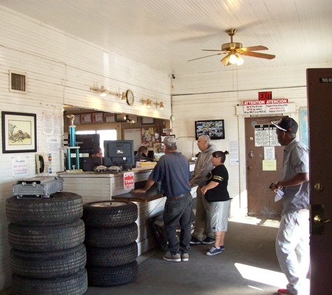 Glendale Auto Parts and Wrecking - Glendale, AZ