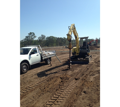 Shane Cameron Excavator Hire - Westbrook, NSW