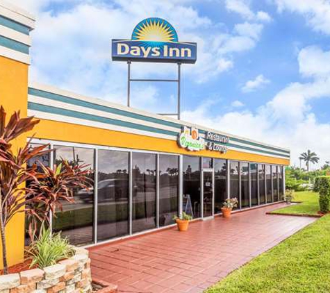 Days Inn by Wyndham Fort Lauderdale-Oakland Park Airport N - Oakland Park, FL