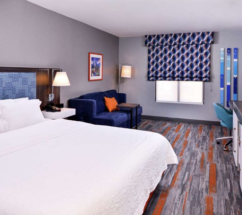 Hampton Inn & Suites Legacy Park-Frisco - Frisco, TX